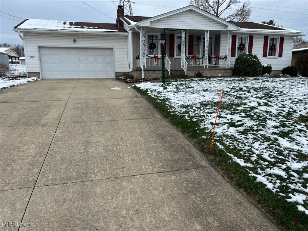 Photo of 172 lake shore Drive #172, Struthers, OH 44471 (MLS # 5176755)