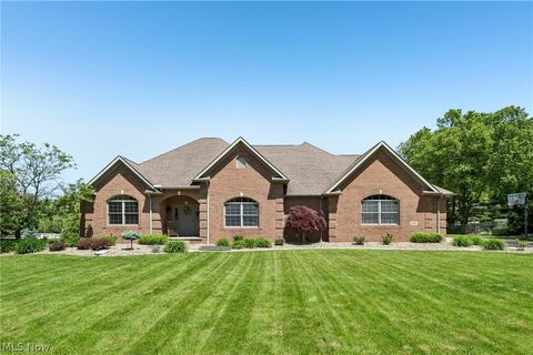 Homes For Sale - 6395 Great Court Circle<br/> Massillon, OH 44646