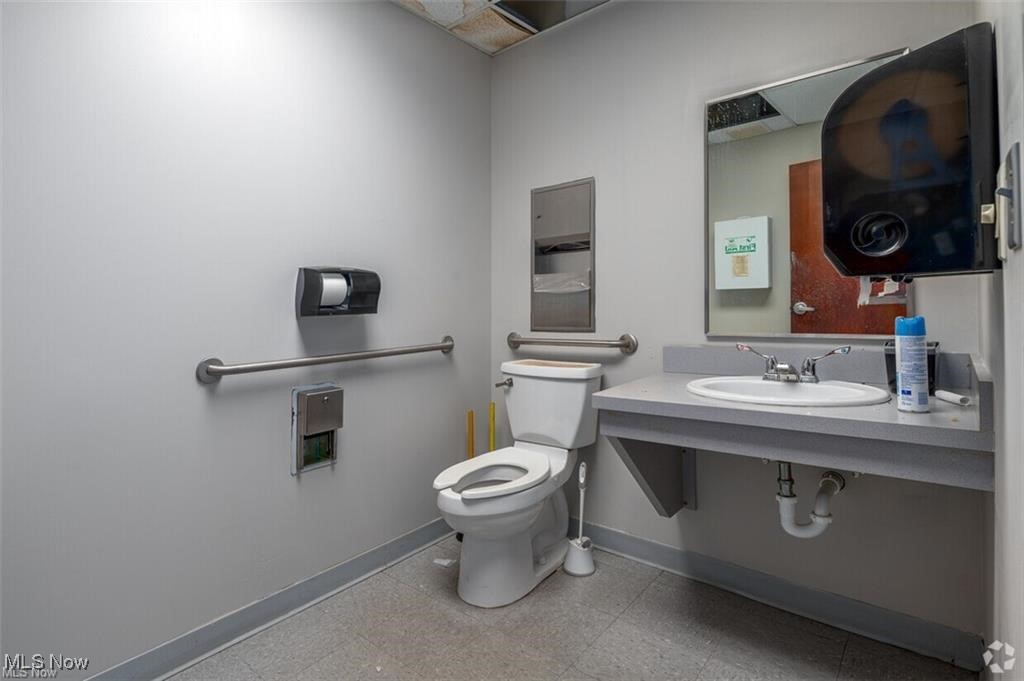 Mix King & Gibbs - Commercial Sale