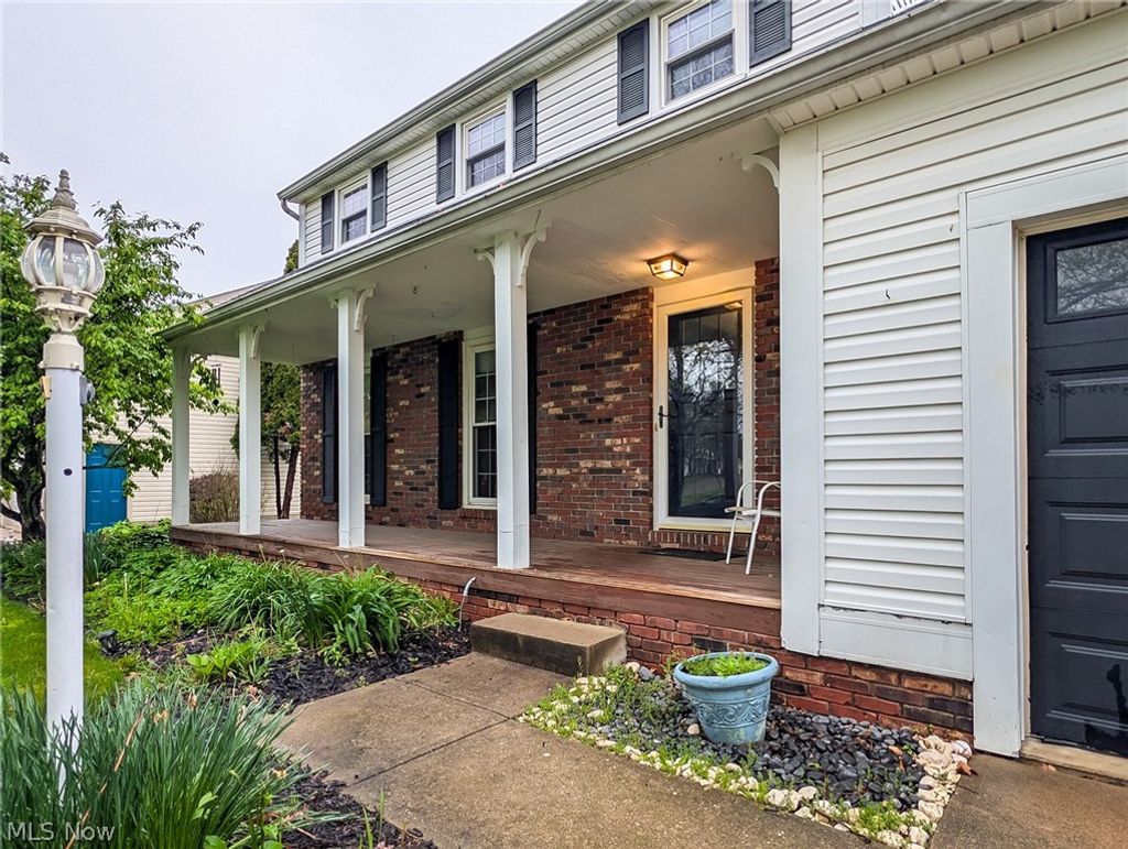 Photo of 3659 Farnham Street NW, North Canton, OH 44720 (MLS # 5204153)