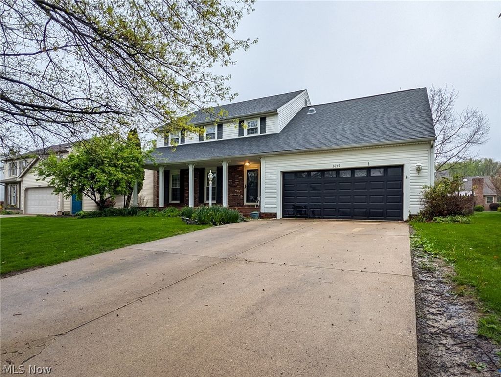 Photo of 3659 Farnham Street NW, North Canton, OH 44720 (MLS # 5204153)