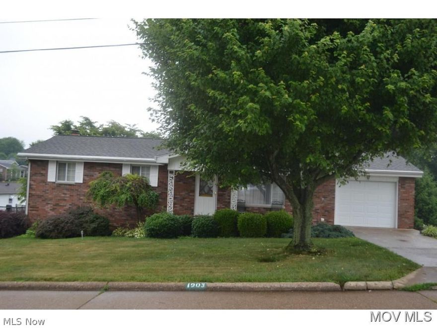 This one owner home has been lovingly maintained and has a newer Hickory kitchen with all the appliances. The home includes 3 bedrooms , 2 1/2 baths and the family room features a wood burning fireplace . The laundry room is a 9x9 area in the unfinished basement.The basement is  a walk out .  Elem: Franklin Elementary School  Elem/Bus: N  JrHigh: Blennerhasset Jr. High School  JrHigh/Bus: Y  High: Parkersburg South High  High/Bus: N  Fire: CIT  Police: CTY  PossFreeGas: N  ;SQFT=Fin L1:1232, Fin Bsmt:325, Fin Above:1232, Fin Total:1557, Unfin Bsmt:907, Unfin Above:907, Unfin Total:Y;GAR= Opener(s);PRKG= Off Street, Parking Pad