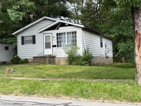 Homes For Sale - 465 S Diamond Street<br/> Ravenna, OH 44266