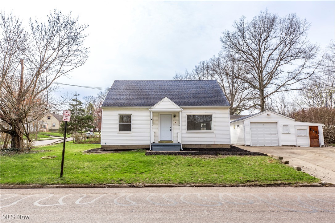 712 Morningview Avenue, Akron, Ohio image 2
