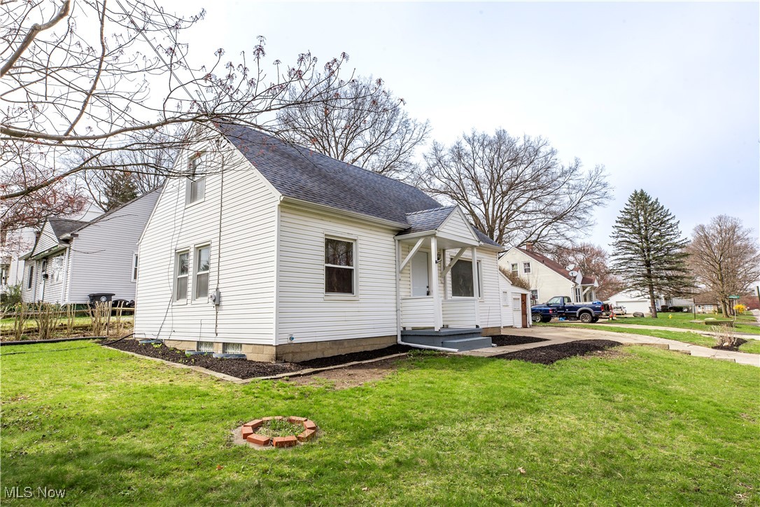 712 Morningview Avenue, Akron, Ohio image 3