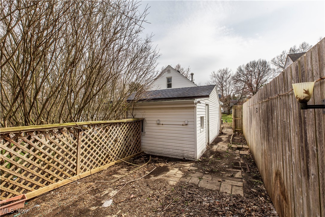 712 Morningview Avenue, Akron, Ohio image 31
