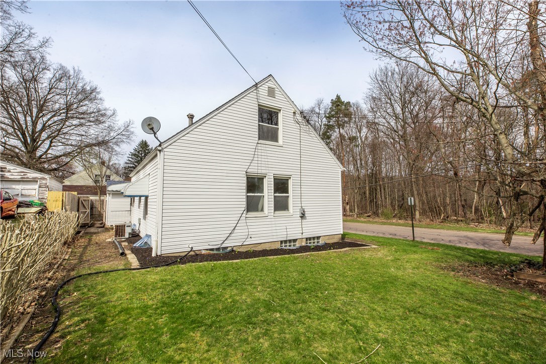 712 Morningview Avenue, Akron, Ohio image 34