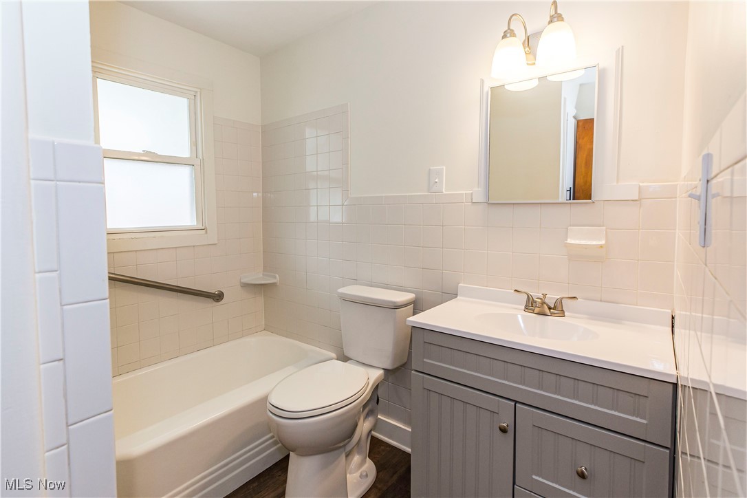 712 Morningview Avenue, Akron, Ohio image 19