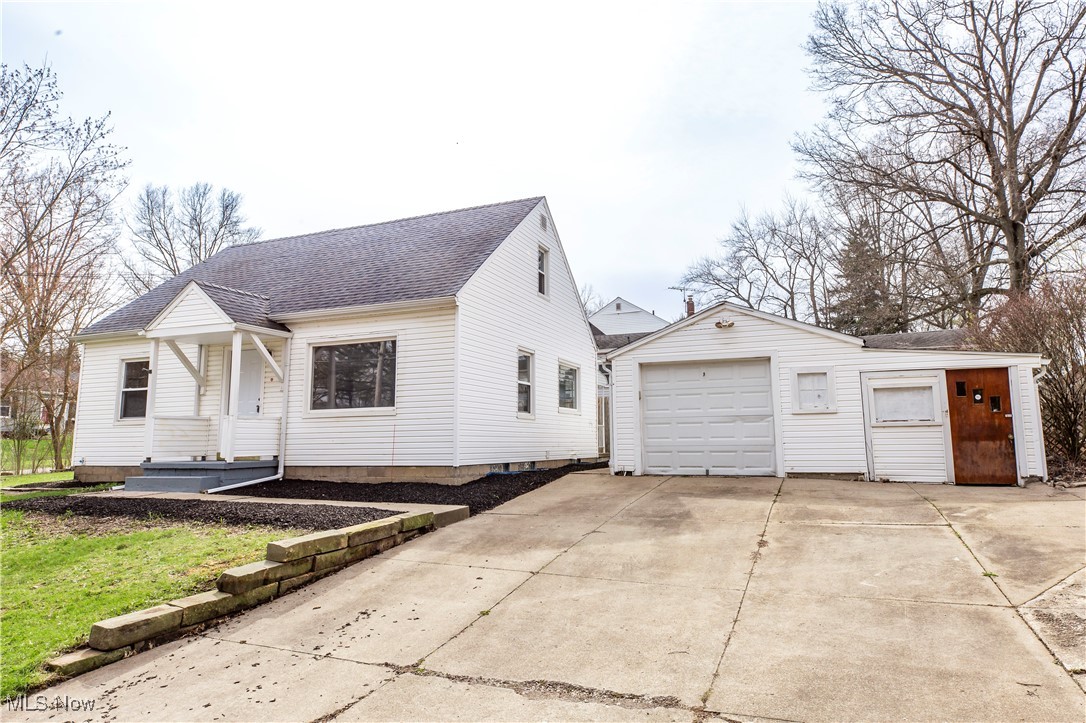 712 Morningview Avenue, Akron, Ohio image 4