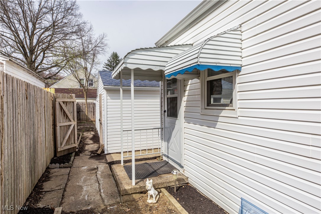 712 Morningview Avenue, Akron, Ohio image 33