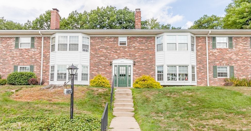Beautifully updated condo with a wood burning fireplace. Updated kitchen and updated bath. Newer flooring throughout the unit, new light fixture and ceiling fans. Newer windows, newer Air conditioning unit, and a new roof was also Just recently put on the building. Comes with all the stainless steel appliances. Stove and Fridge are less than 3 years old.. call to see this lovely condo today.