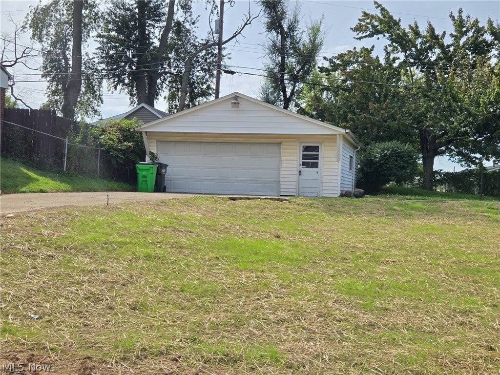 2518 Cathy Drive NE