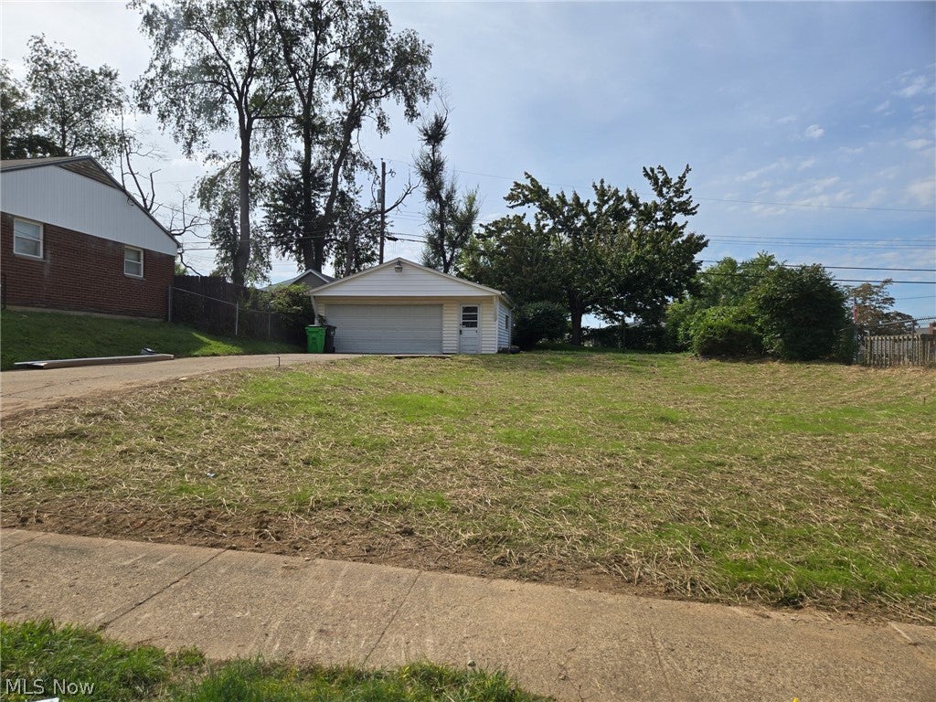 2518 Cathy Drive NE