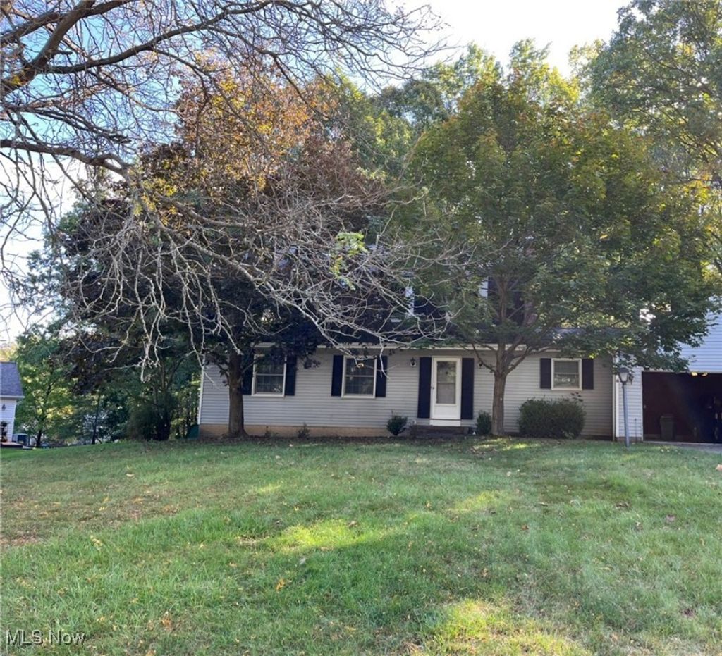 Photo of 10143 Deer Run, Brecksville, OH 44141 (MLS # 5167429)