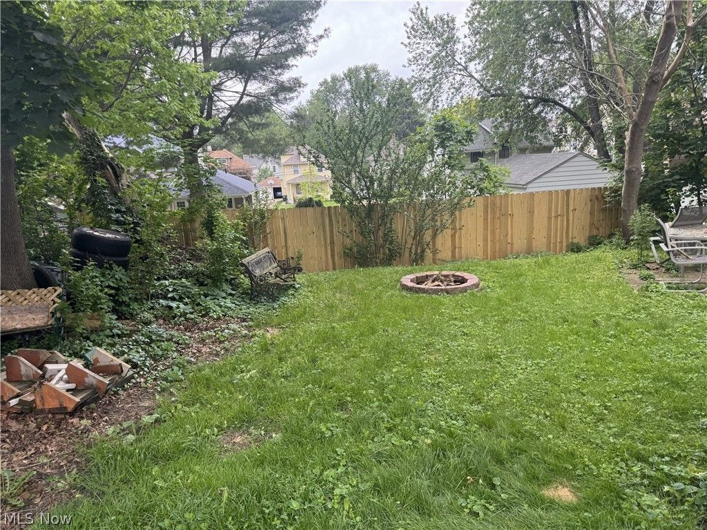 Photo of 82 18th Street SW, Barberton, OH 44203 (MLS # 5214005)