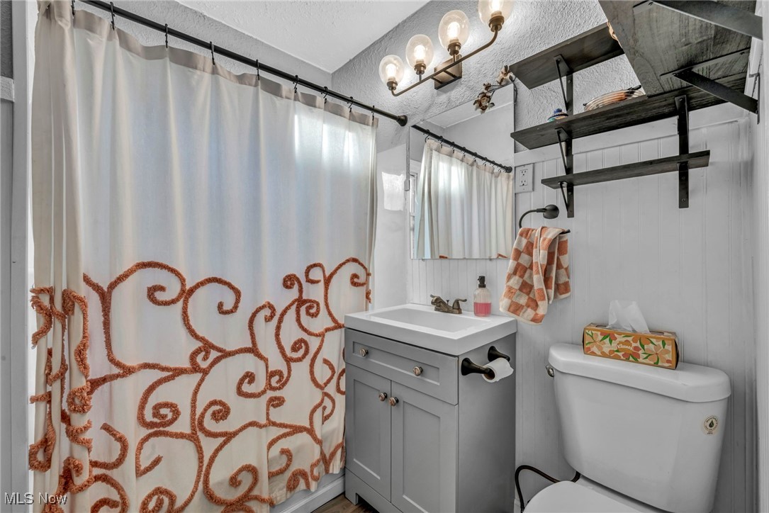 Cleveland, Ohio 44109, United States, 3 Bedrooms Bedrooms, ,1 BathroomBathrooms,Residential,Active,232910