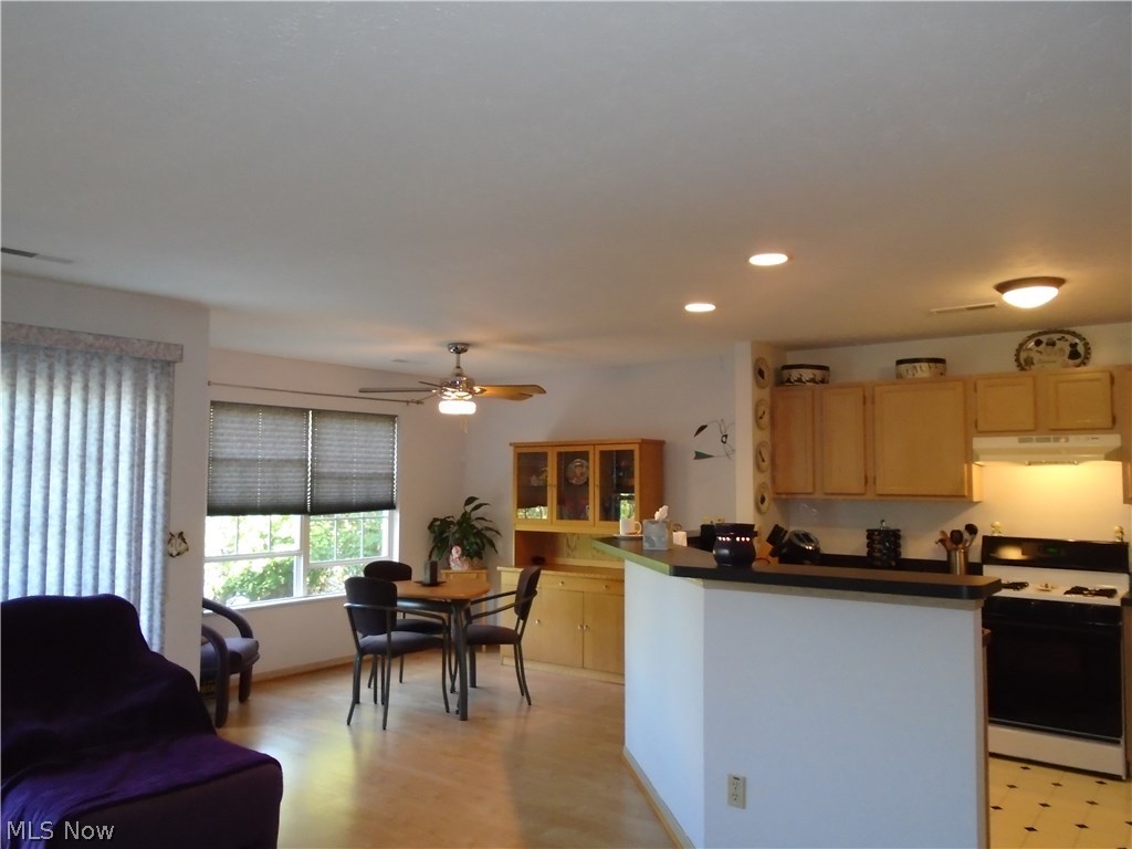 Sturbridge Xing Condo 03 Ph I - Residential