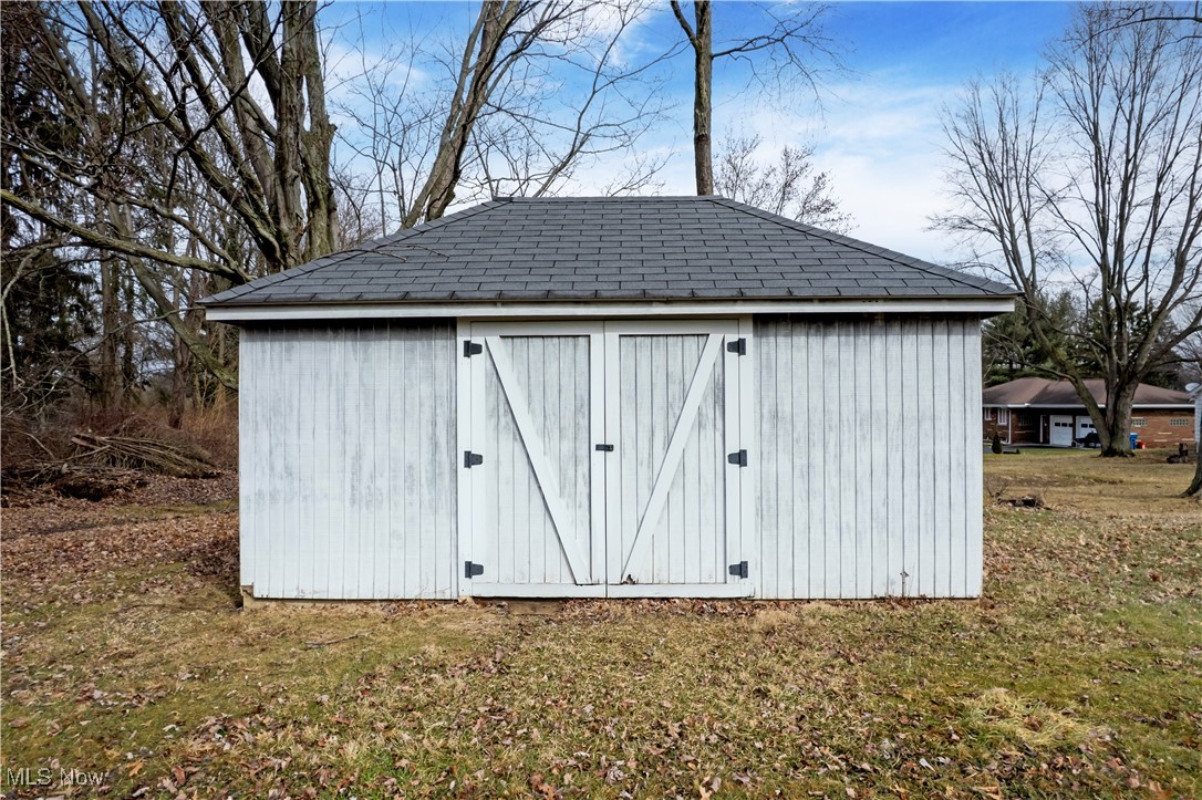 2088 Darnell Drive, Akron, Ohio image 4