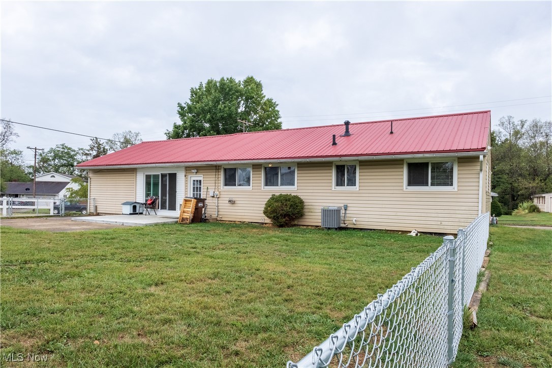 131 Riverview Drive, Marietta, Ohio image 4