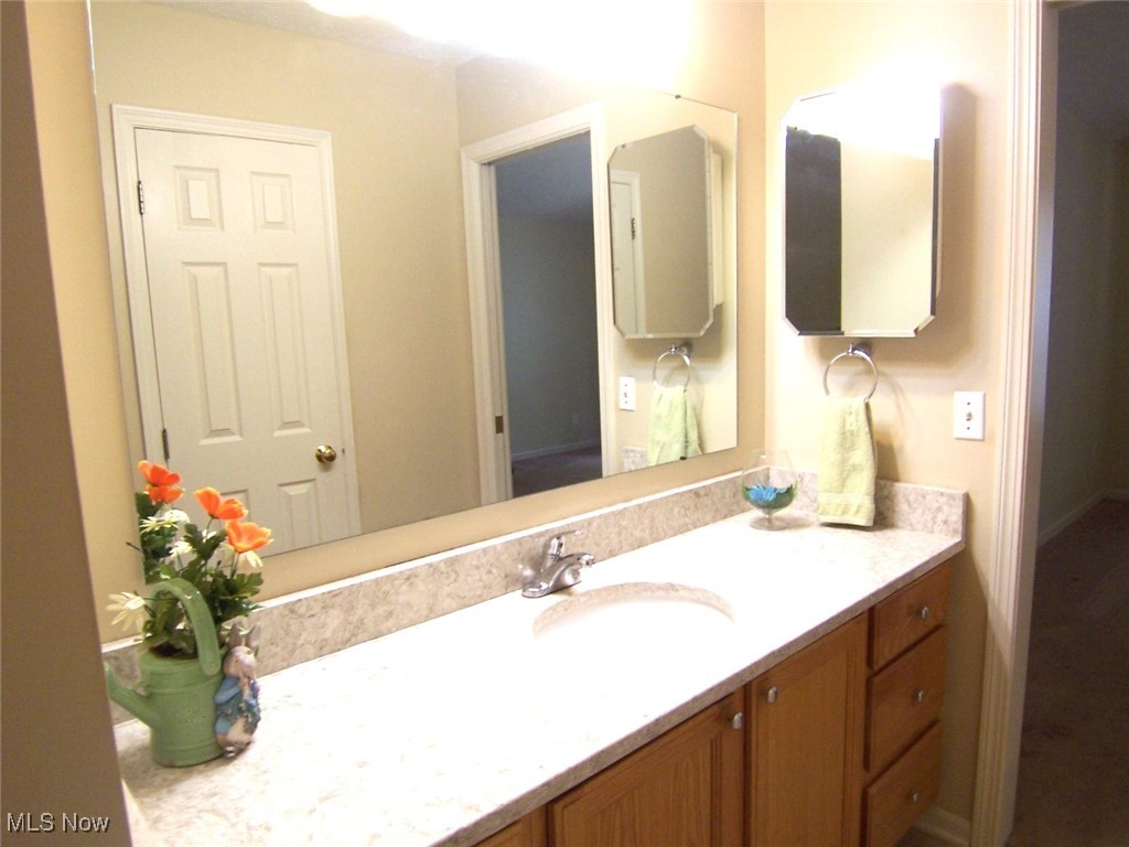 Woodbury Condo - Residential