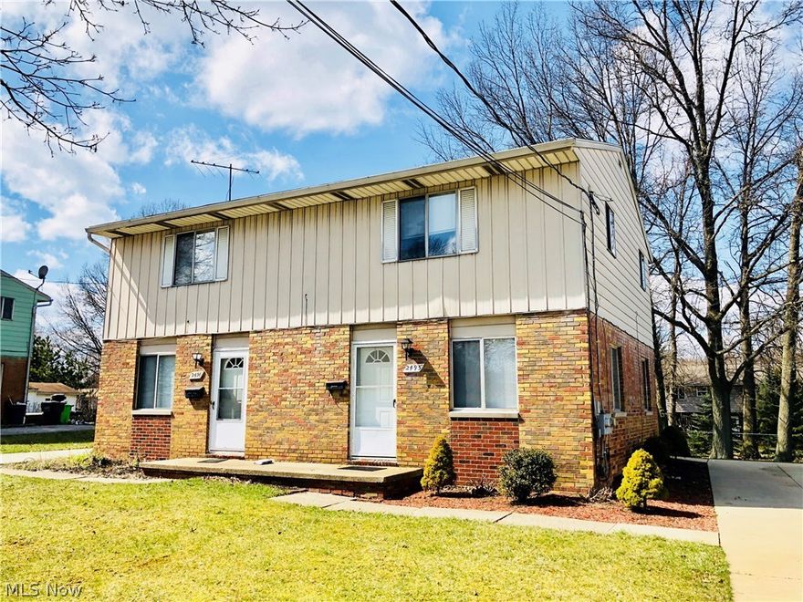 Very spacious 2 bedroom 1 bath duplex, eat in kitchen, master bedroom has double closets full basement with laundry hookup!!