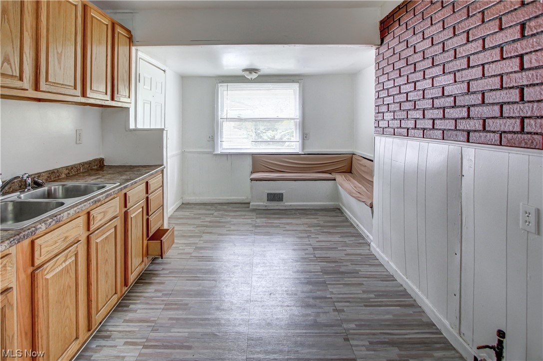 H B Cody Cos Euclid Ave Su - Residential