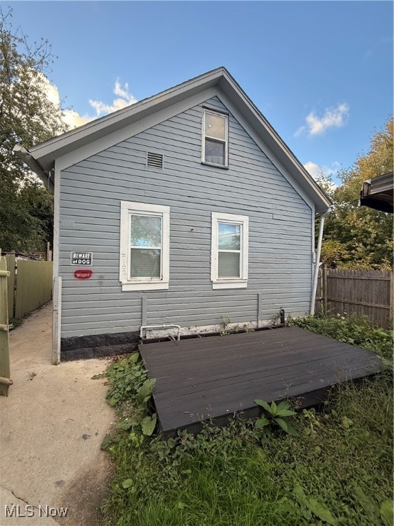 Welcome to 3152 W 46th Street – Modern Duplex Living with a Twist!
Discover a rare rental opportunity on Cleveland’s west side where comfort meets flexibility. This property features two updated homes on one parcel—ideal for roommates who want privacy, multi-generational living, or anyone who values extra space and modern convenience.
The rear home, that is currently available, is a 1-bedroom, 1-bath ranch renting for $650/month. Fully rebuilt in 2014, it offers an open-concept layout, hardwood and waterproof vinyl flooring, updated electrical, and a high-efficiency furnace to keep you cozy year-round. You’ll also enjoy laundry hookups, off-street parking, and a private setting tucked behind the front home.
Located directly across from a K–12 international school and close to public transit, this home combines urban convenience with neighborhood charm.
If you’re looking for a clean, updated space that feels like home (without breaking the bank), you’ll love this one. Move in, stretch out, and make 3152 W 46th Street yours today.