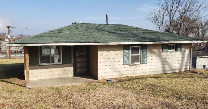 Great opportunity to buy this ranch style home with a covered porch, located in Zanesville, OH and sitting on a .36 acre lot (two parcels included). The all one floor interior offers 792 sq. ft. with 2 bedrooms and 1 bathroom.