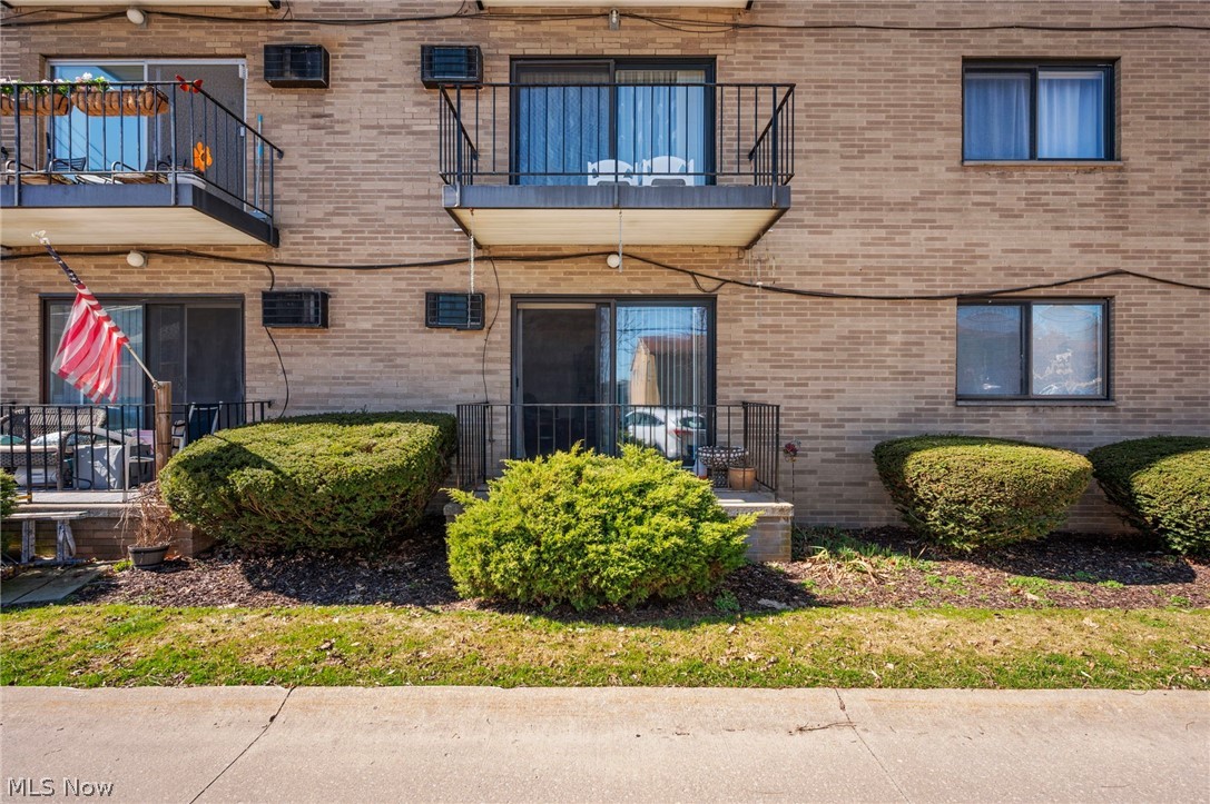 Esquire House Condo - Residential