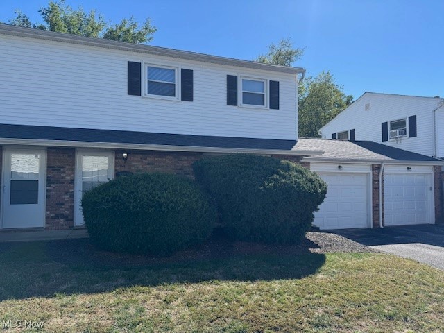 Hart St. Townhouse Style Condo in Mentor. 3 Bdrm 1 1/2 Bath. Appliances. 1-Car Garage.