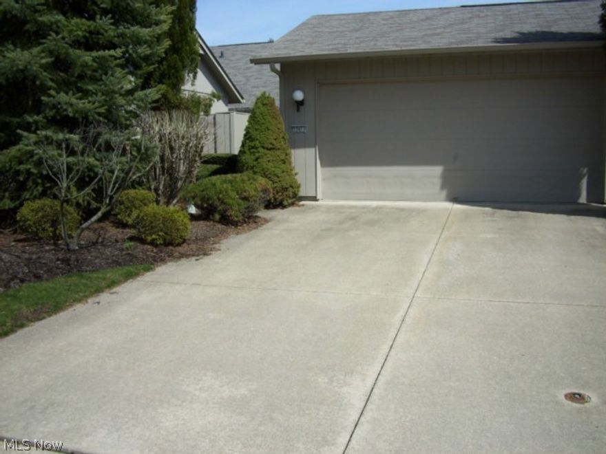 Much in demand Olympia HOA 2 BR, 2 BA property. Self-managed, 55+ community w/ 15,000 sq ft active club house includes social room, indoor pool, exercise rm & library. Ideal for downsizers who desire one floor living with very little maintenance, spacious rooms, walk-in closets, neutral decor. Buy for amenities, stay for friendships!