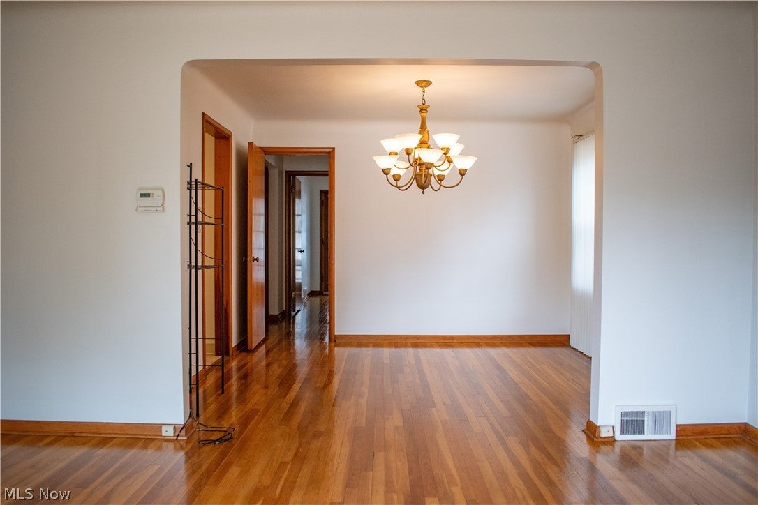 5589 Mayfield Road