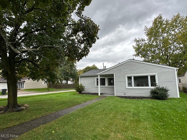 285 Rowan Drive, Berea, Ohio image 2