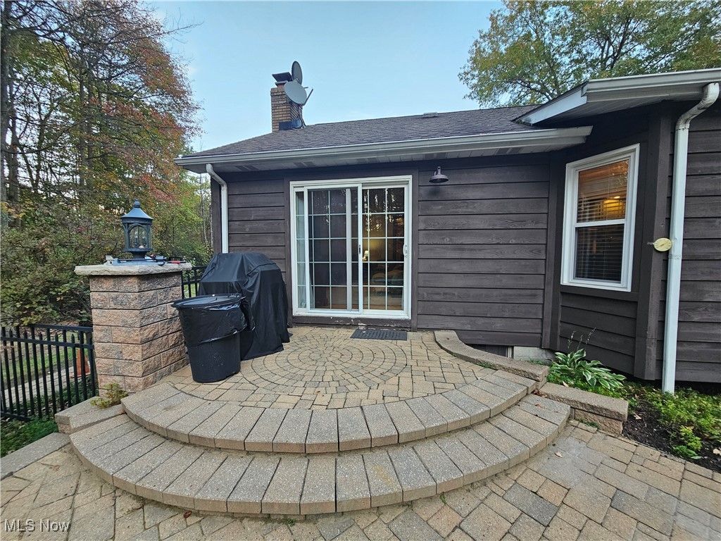 Photo of 9060 Sandy Oaks Trail, Chardon, OH 44024 (MLS # 5163890)