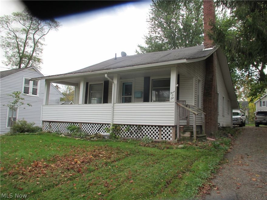 ATTENTION Investors - Handyman special - Paint and carpet and you are move-in ready!  Seller will make no repairs, being sold "as is."