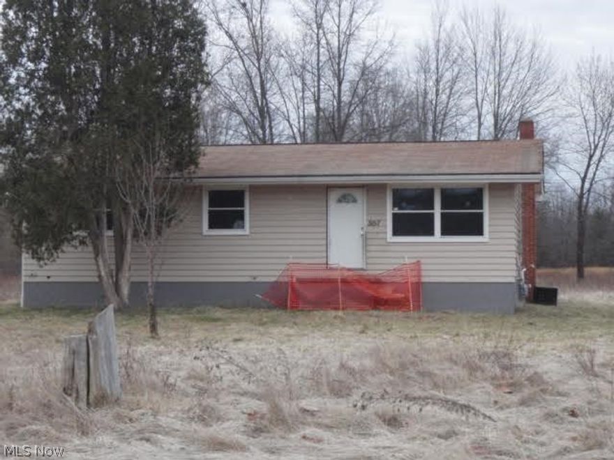 country living at its beast with close proximity to all the amenities! you can say you have it all!. over 7 acres with huge potential here, renovation already started, basically a blank canvas to design your dream home, over 1100 square foot and ready for your vision. take a peak at this one and you wont be sorry! This is a Fannie Mae Homepath Property