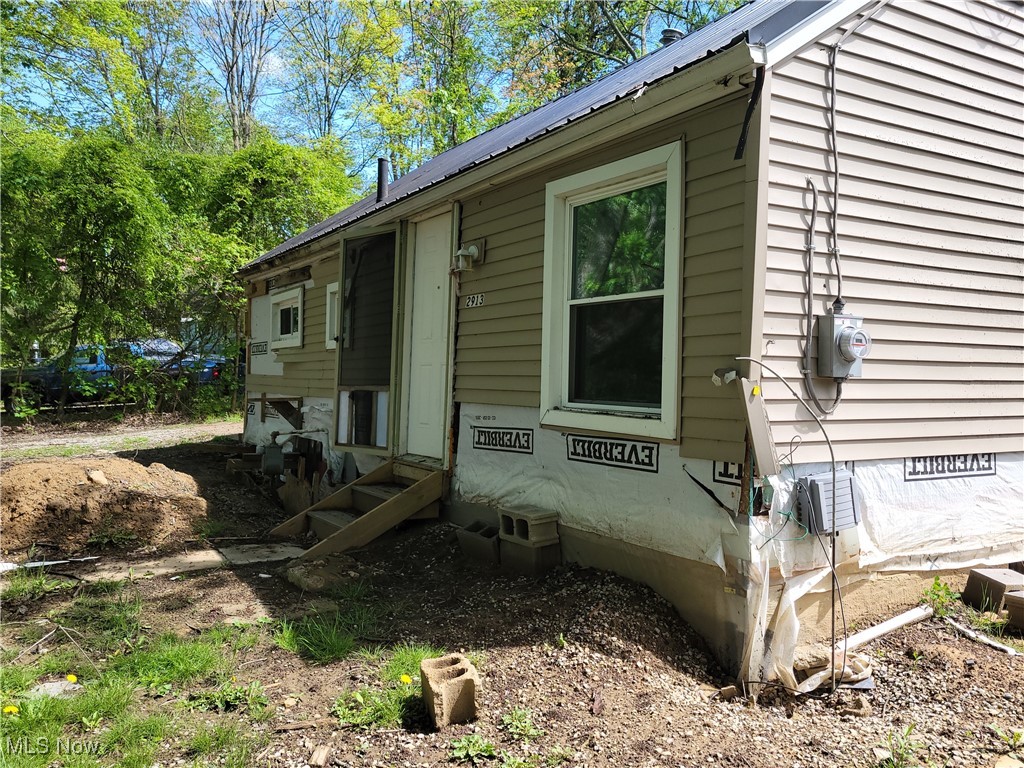 2913 Warren Drive, Uniontown, Ohio image 3