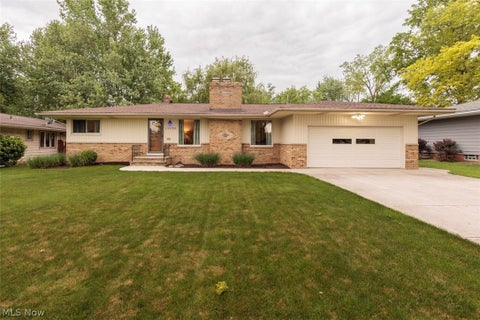 13239 Cherokee Trail, Middleburg Heights, OH 44130 - #: 5212131