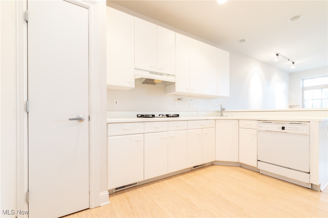 Wedgewood Xings Condo - Residential Lease