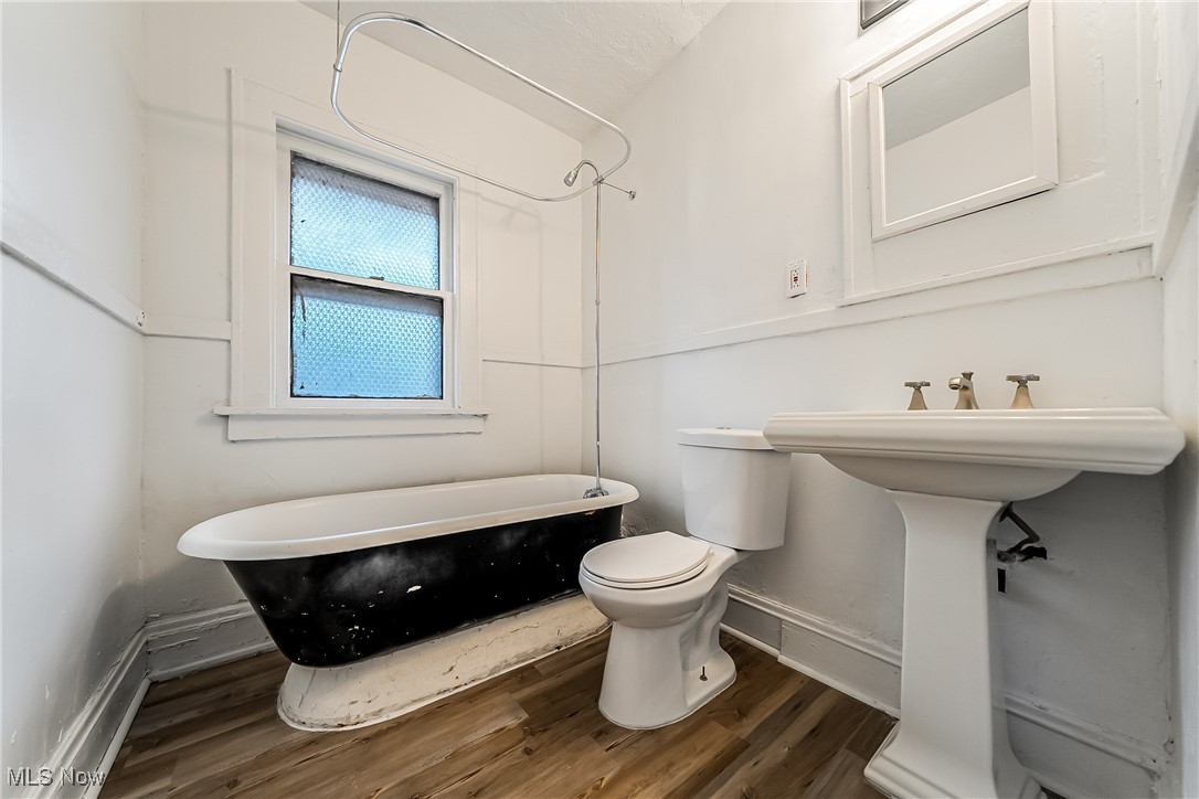 Lake Shore Blvd Sub/J Lar - Residential Income