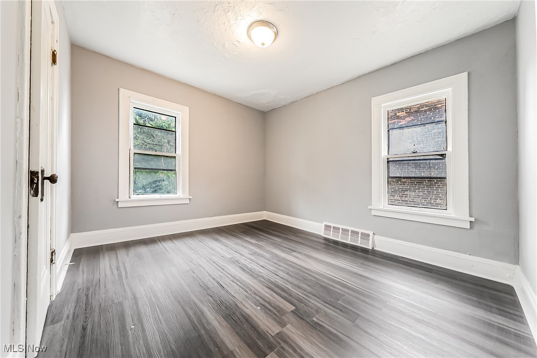 Lake Shore Blvd Sub/J Lar - Residential Income