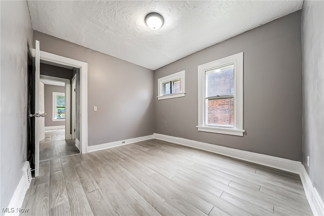 Lake Shore Blvd Sub/J Lar - Residential Income