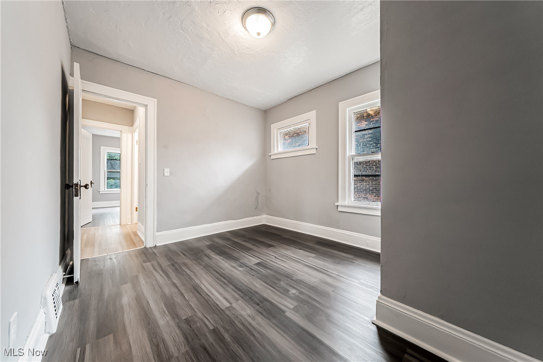 Lake Shore Blvd Sub/J Lar - Residential Income