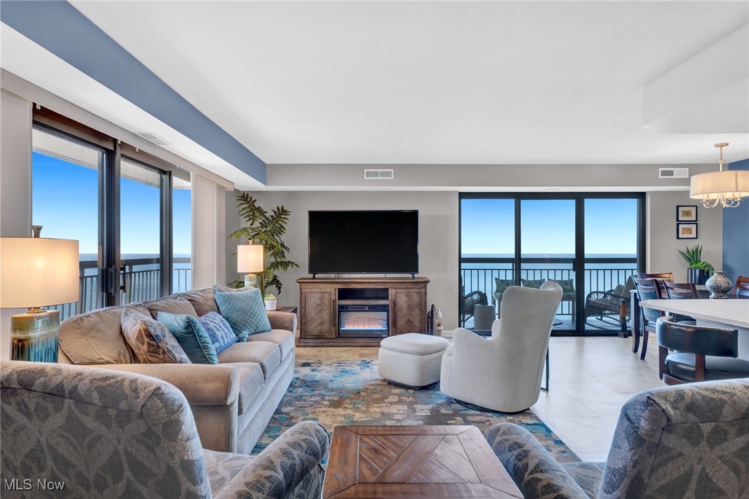 Meridian Condo - Residential