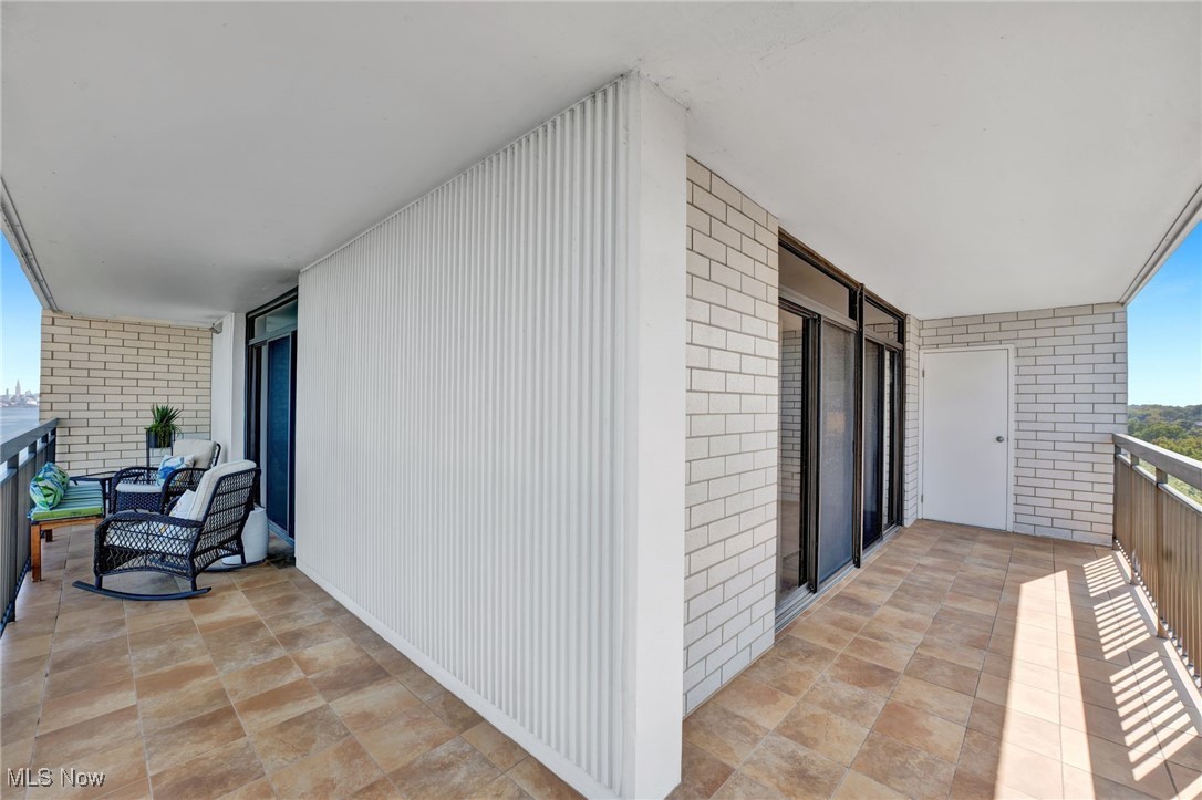 Meridian Condo - Residential