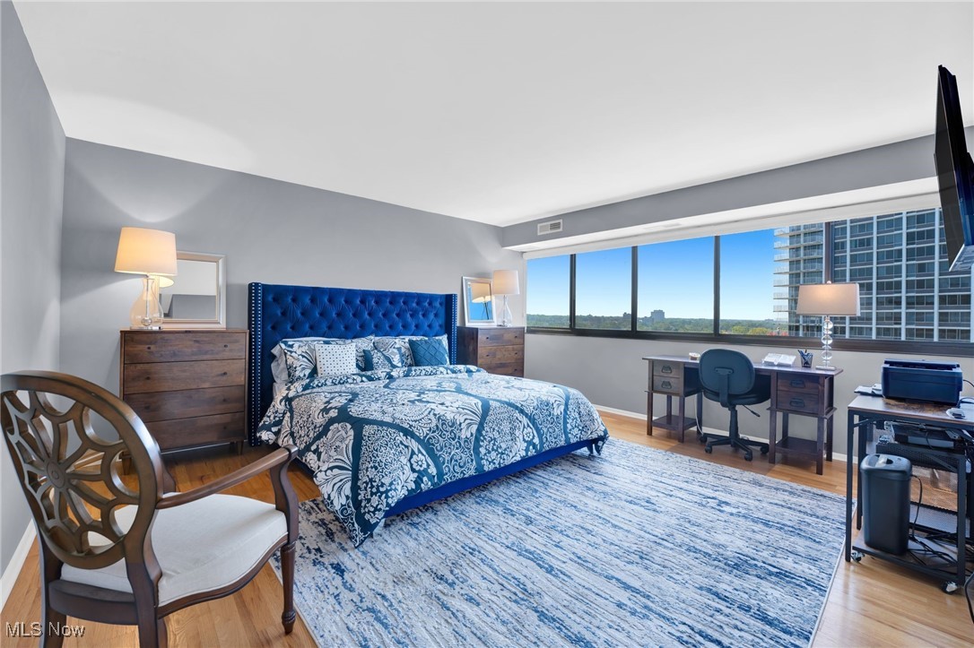 Meridian Condo - Residential