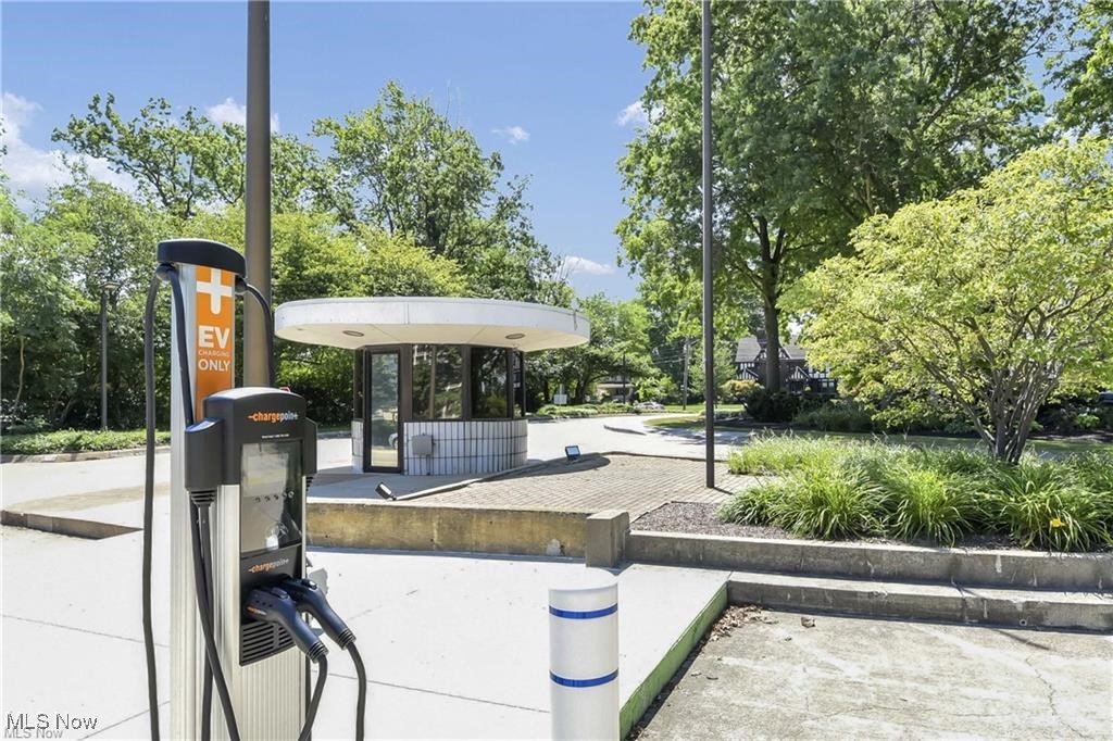 Meridian Condo - Residential