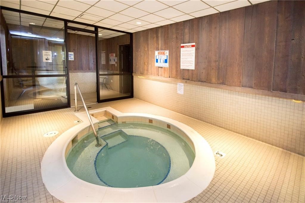 Meridian Condo - Residential