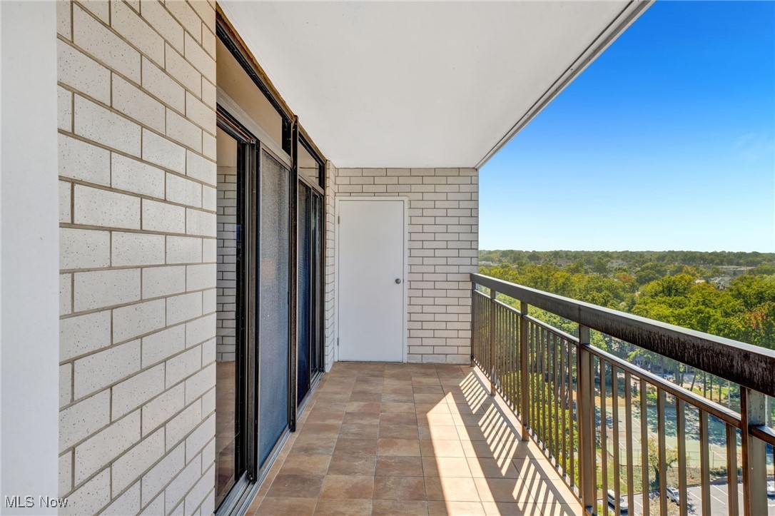 Meridian Condo - Residential