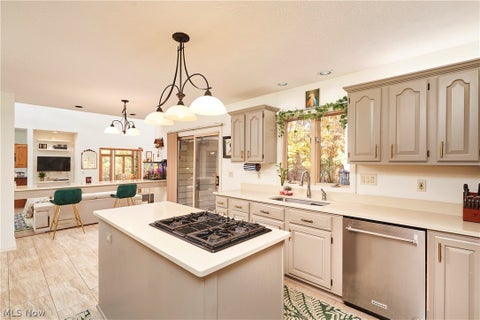 Tiny photo for 8477 Timber Trail, Brecksville, OH 44141 (MLS # 5257111)